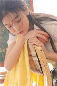 我跟闺蜜被杀后脱离世界回家，亲人们却疯了番外+无删减