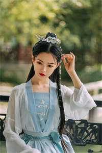 老公的小秘书拿着我的卡尽情挥霍后，我直接离婚！无删减全文