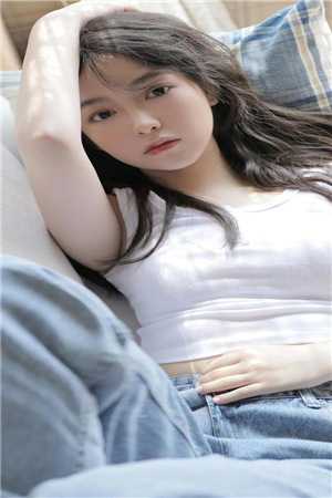 预知穿越，妹宝囤千亿物资穿八零全本