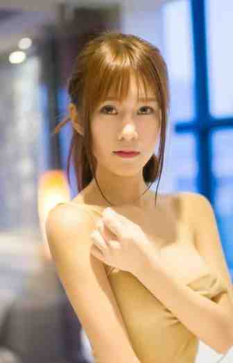 在高端会所里玩跑酷，她是第一个！无删减版