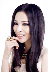 夜雨折尽楚江花精彩