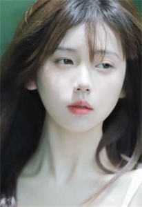 你作深秋萧瑟，我化落叶飘零精彩