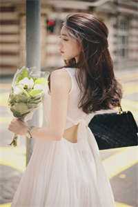 红绸落尽未离书全新