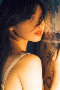 梨枝空映月，不见旧人归未删减版