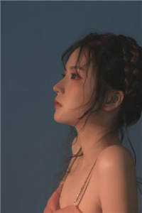 她比雪先坠落全新