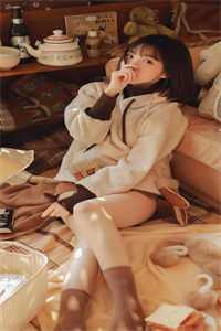 为了替补队员上位，两个青梅逼我放弃赛车领队热门