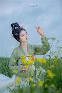 女总裁将五百万奖金颁给实习生后，我直接让公司破产大结局