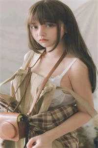 他恨明月高悬，不再照他精彩