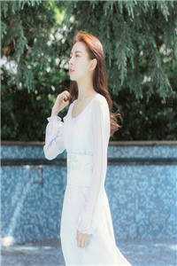 穿成小妃嫔，开局给贵妃下毒好看的小说推荐完结