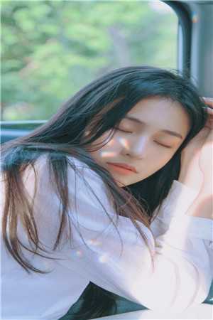 穿成小妃嫔，开局给贵妃下毒精选