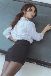 聚会上被亲戚嘲笑没出息，我一句话让她们后悔莫及无广告