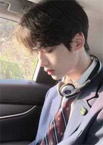 作精娇妻一胎三宝，糙汉军官追着宠热门