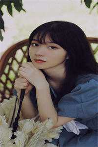 女总裁将五百万奖金颁给实习生后，我直接让公司破产爆火全网