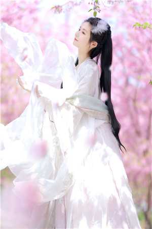 我跟闺蜜被杀后脱离世界回家，亲人们却疯了最新