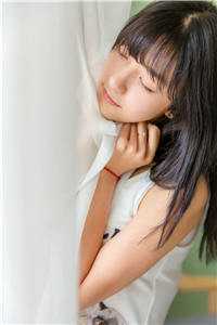 祸水穿成对照组？反派军官宠爆她无广告