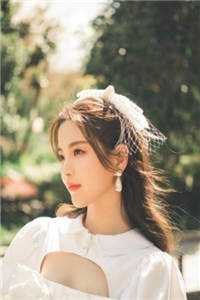 妻子的小助理拿着我的卡尽情挥霍后，我直接离婚！爆款热文