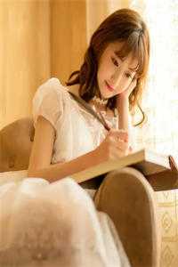 她非明月，自作一独舟小说